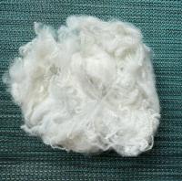 Fibre de polyacrylonitrile douce creuse pour fourrure artificielle de haute qualité