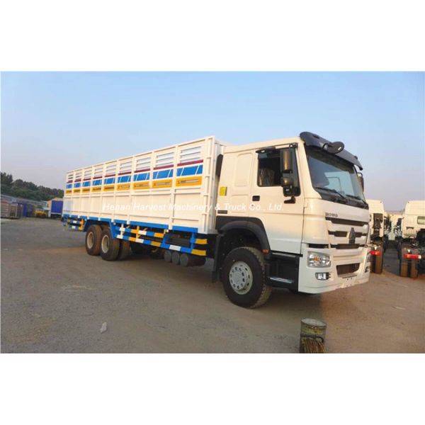 12R24 тележка груза покрышек 371hp 6x4 Sinotruk 9500x2300x2300mm Howo