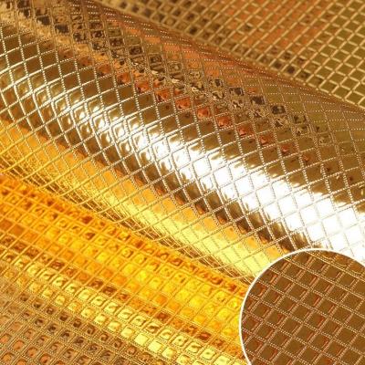 Papillon métallique à l'épreuve de l'humidité en feuille d'or en relief