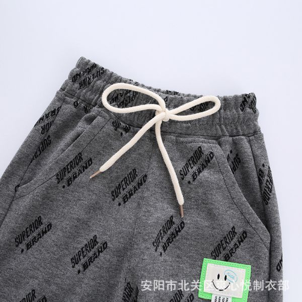 Полнометражный случайный вид решетки девушек задыхается 42cm к 68cm