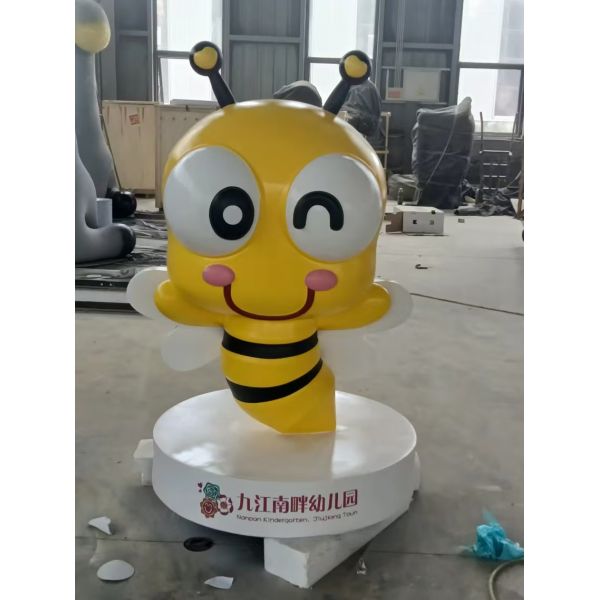 Eco-friendly Garden Decoration Life Size Fiberglass Ornament Model Outdoor Cartoon Rabbit Statue