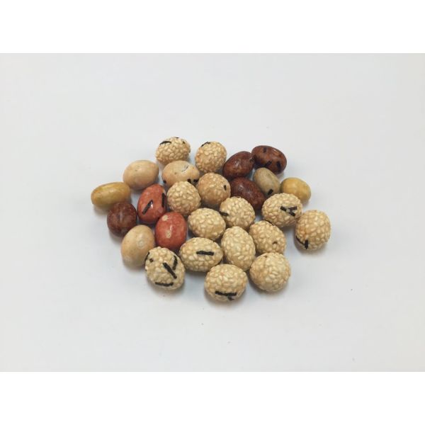 Зажаренные в духовке арахисы вкуса соевого соуса 100% здоровые очень вкусные естественные покрыли в красочной коже в оптовой упаковке