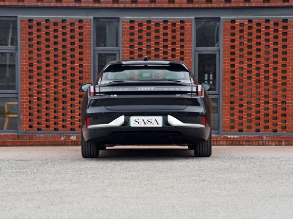 Pure Electric ZEEKR Electric Car Height 1560mm 5 Seater Electric Car