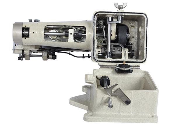 Compound Feed 220V DP17 250*110mm Football Single Needle Sewing Machine