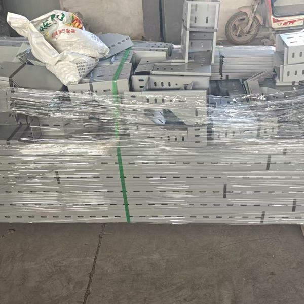 Plateau de câbles métalliques en argent pour la résistance au feu et à la corrosion