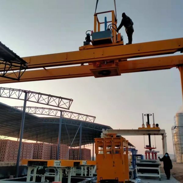 Bloque del hueco de la fábrica de 300000 ladrillos que hace el equipo