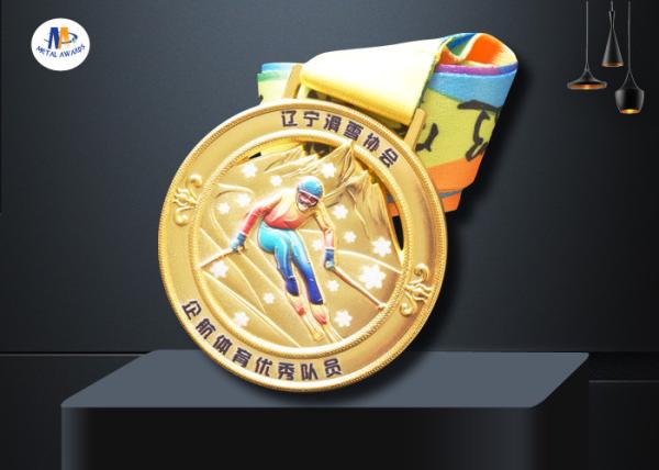 Round Stock Medals For Skiing Events Imitation Gold Plating Colorful Printing In Relief Of Skater Figure