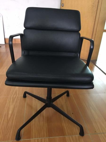 Modern Style Ergonomic Leather Office Chair Low Back Gross Weight 15.4 Kg Without Wheels