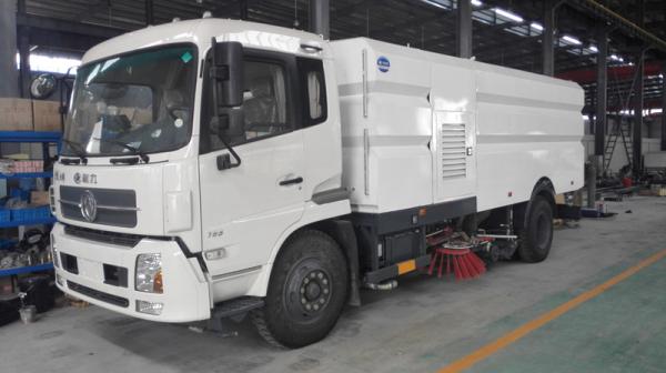 Dongfeng 4X2 6m3 6cbm runway sweeper truck road sweeper truck with brushes foton sweeping truck