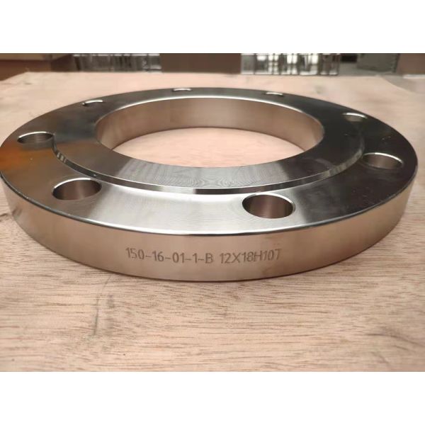 Gost 33259 MFM Carbon Steel Forged Flanges Black Paint Surface Treatment