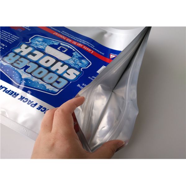 Продукт моря супермаркета приносит плоды устранимой изолированная алюминиевой фольгой более крутая сумка сумки/льда