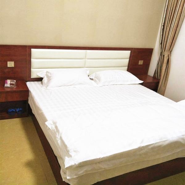 Simple Design Modern Bedroom Furniture Sets for 3 Star Hotel / Apartment