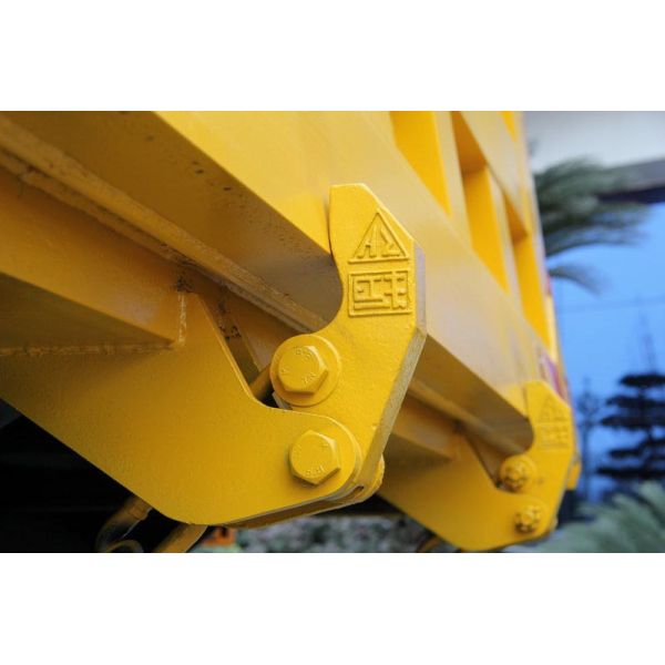 Saic Hongyan Mine Dump Wide Body Truck 371HP 6X4 CQ5763PTG384