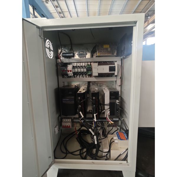 Continuous Efficiency Wire Mesh Weaving Machine Precision Made1300B