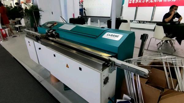 Coater esparadrapo butílico de isolamento da máquina butílica quente automática de vidro do derretimento