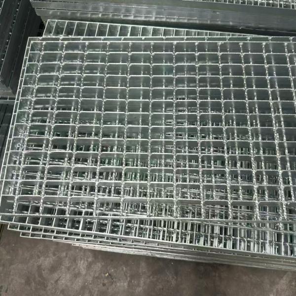 11 W 4 Serrated Bar Grating Anti Slip Surface Treatment For Demanding Environment