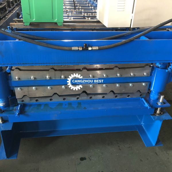 Сильный крен панели крыши листа 0.4mm утюга формируя машину