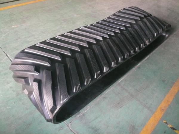 A borracha agrícola do elevado desempenho segue TP36  X6  X39 para a ceifeira de CLAAS com boa resistência de desgaste