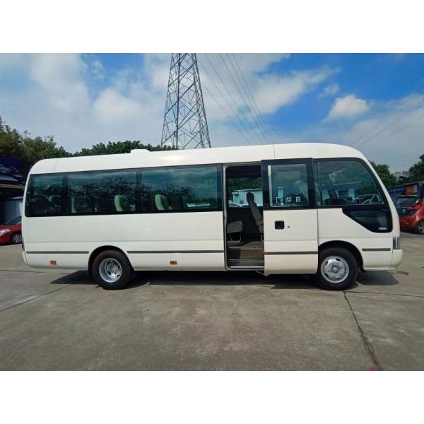 Used Toyo ta Coaster 30 Seat Bus with Diesel Engine in Good Condition and Affordable