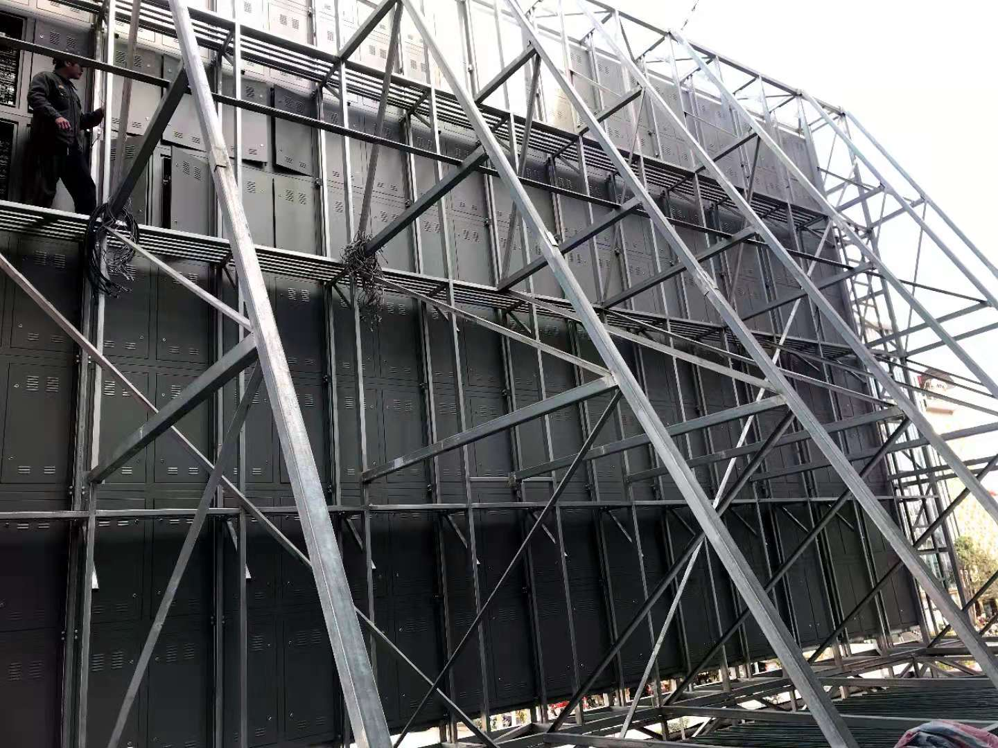 На открытом воздухе СИД шкафа P3 утюга рекламируя дисплей 5500mcd