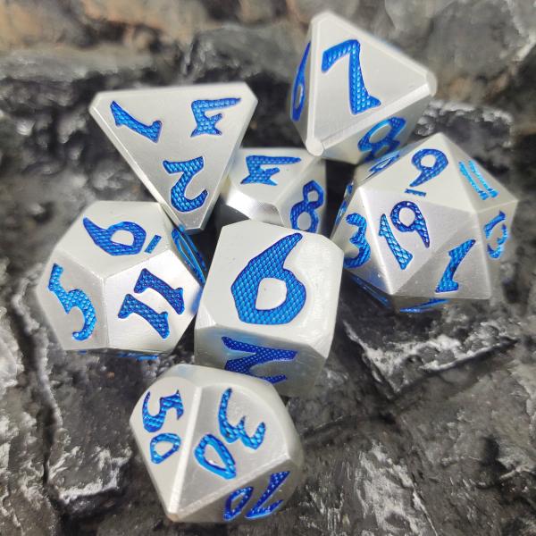 Wholesale Glow Green Metal DND Dice 7 Piece Nontoxic Polyhedral Dice Set Light Blue Material