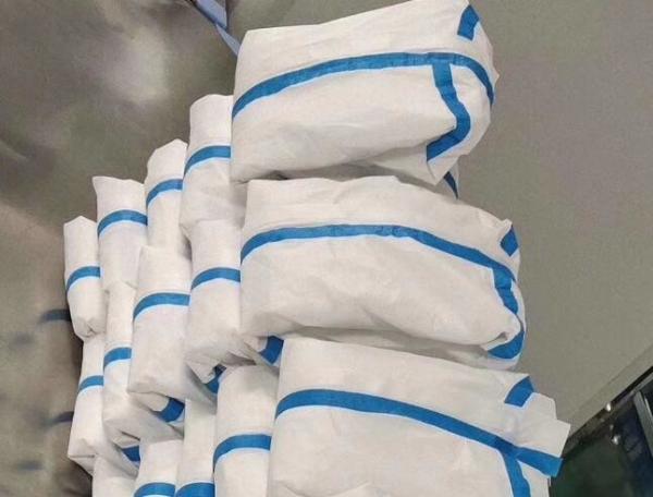 Combinações descartáveis de pouco peso do corpo completo para a segurança alta branca do uso pessoal