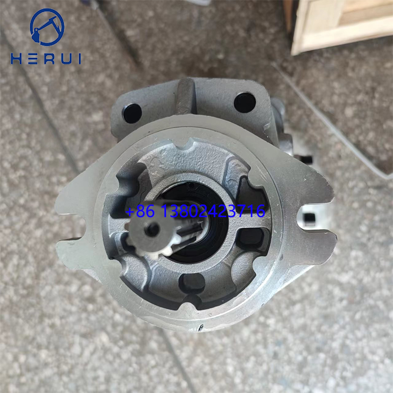 Triple Gear Pump 20T-60-00400 for Komatsu Excavator PC40-5 Hydraulic Pump