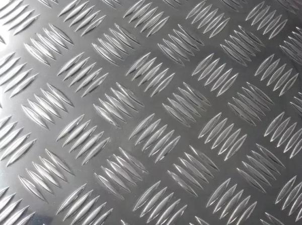1050 1060 5052 4.5mm Thick Checkered Plate Aluminum Plate Embossed Sheet Aluminum Tread Plate