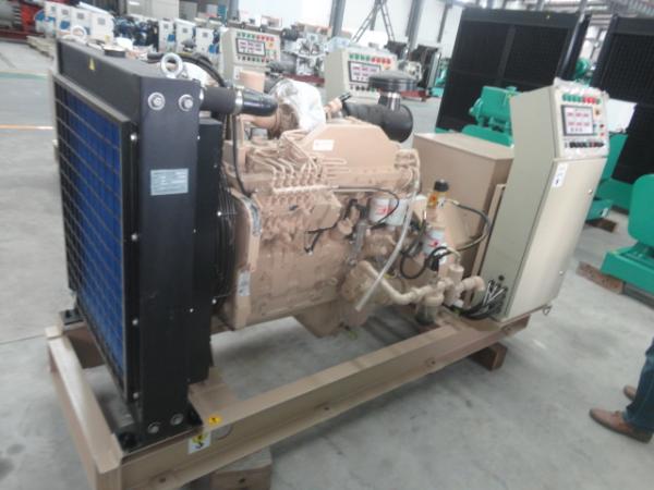 Baixo gerador marinho portátil 150KW /188KVA do consumo de combustível com alta temperatura do líquido refrigerante
