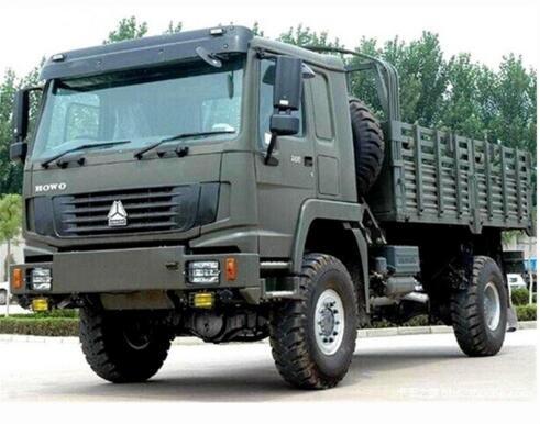 SINOTRUK HOWO 4x4 All Terrain Heavy Duty Cargo Truck / Off Road Military Truck