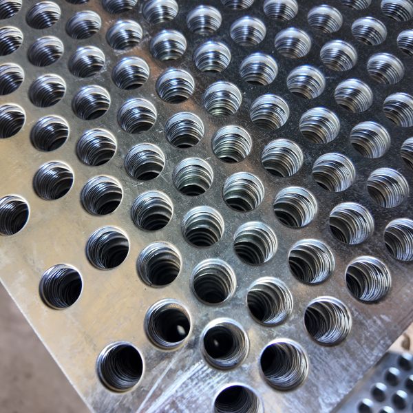 3mm Thick Silver Perforated Galvanised Steel Sheet Shelving