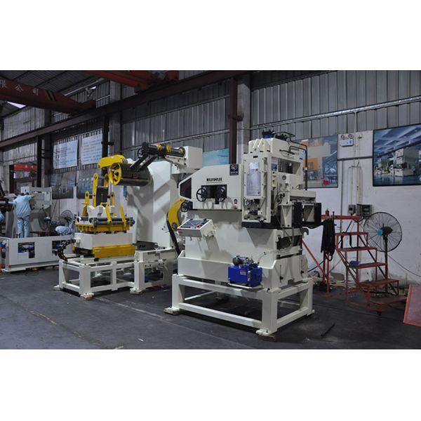 2.2 Kw High Speed Feeder Mechanical Equipment / NC Stamping Press Feeder