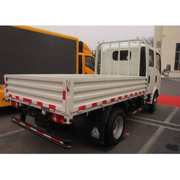 SINOTRUK HOWO Light Duty Cargo Trucks 8 Ton