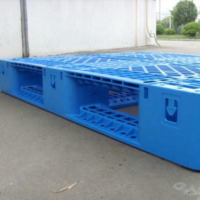 Paletas de plástico azules apilables 1200x1100mm de entrada de 4 vías estilo de cara única