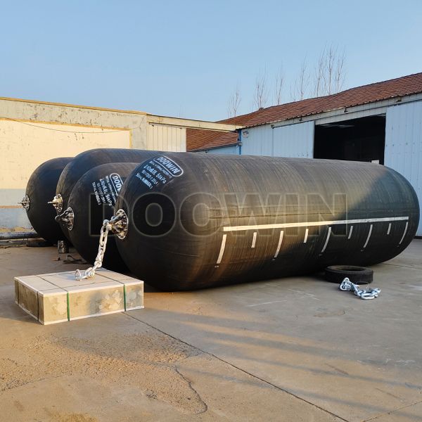 ISO17357 Hydro Pneumatic Fenders Cylindrical For Submarine Dock Protection