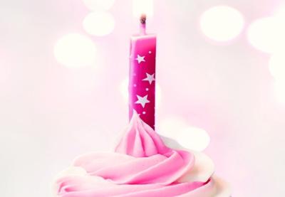 Stars Printed Awesome Birthday Candles , Fancy Cake Candles For Wedding / Holiday