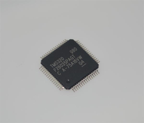 TMS320F28035PAGT 60MHz C2000 MCU 128KB Flash 12 bits ADC 16 PWM TQFP-64 -40 °C à +105 °C