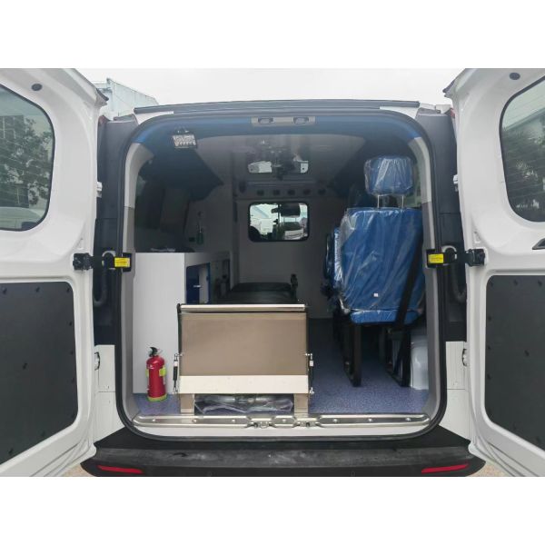 Equipo médico portátil de alta calidad Ambulancias de cuidados intensivos equipadas con ventiladores