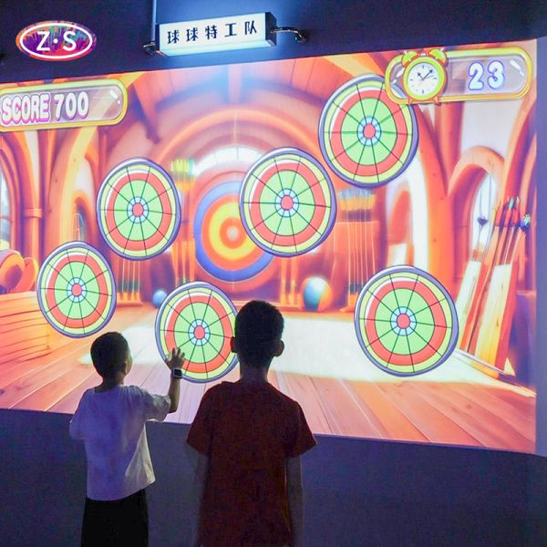 1024x768 Interactive Throw Wall Ball Projection Game System Durable Laser