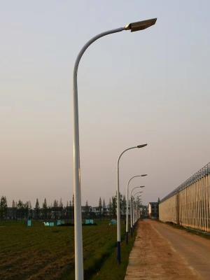 a bateria de lítio conduzida posta solar Ip66 da luz de 30W 60W polo separou estádios