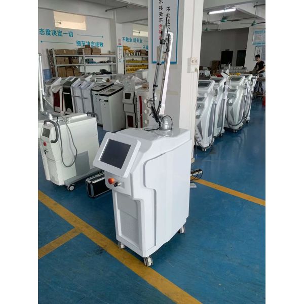 машина удаления татуировки лазера пикосекунды 755нм 2000мдж Рохс