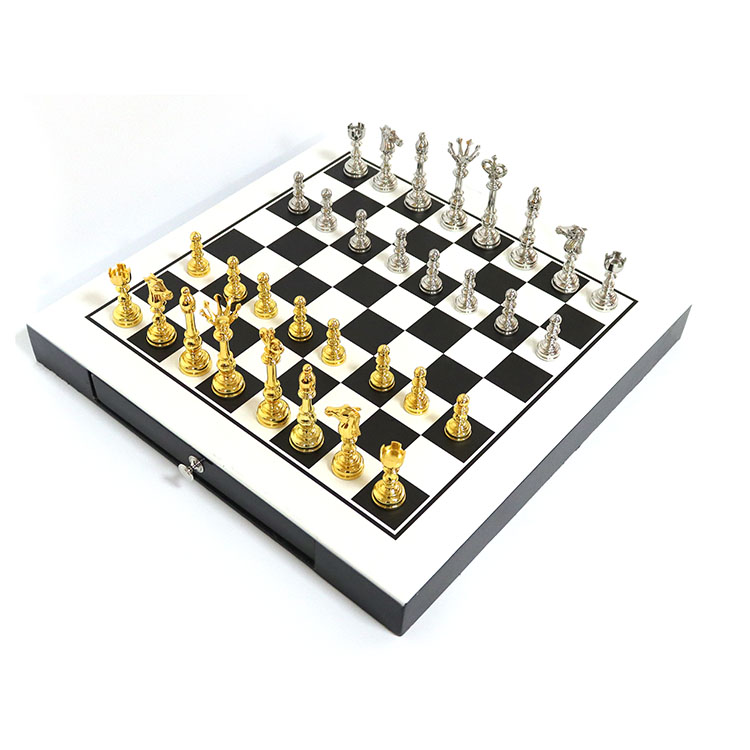 Professional Custom Zinc Alloy Metal Chess Set with Board and Customized Logo 40*40*3.5cm for Gift