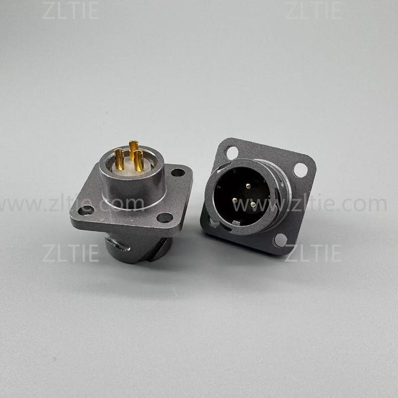 FQ14 Series 3-Pin Square Flange Male Socket