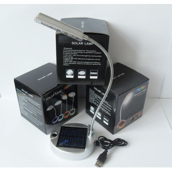 Energy saving 150000mcd Solar Powered LED Lamp 100 * 92 * 260mm