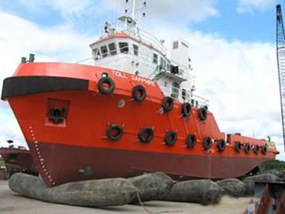 Do navio airbag marinho preto das bolsas a ar 0.15MPa 0.35MPa do elevador do barco em terra