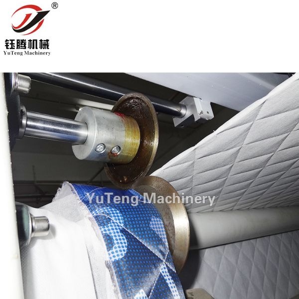 High-speed computerized mattress panel and quilt fabric cutting machine