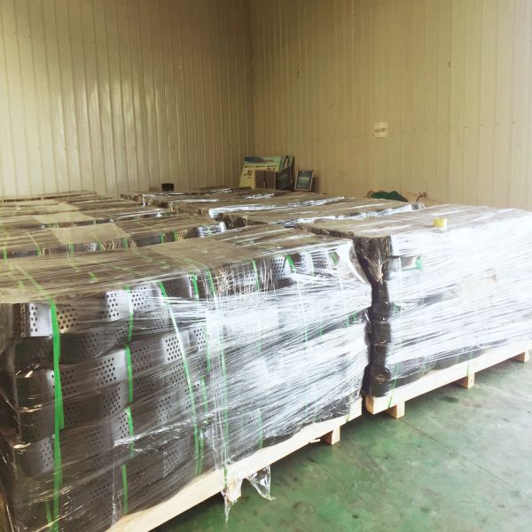 Géocellule GM356 en PEHD de 100 mm de hauteur avec perforations de 1,5 mm d'épaisseur pour la protection des canaux au Pakistan