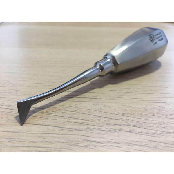 Stainless Steel Dental Root Elevator Cryer Type 680 / 20 Right Side Silver Chrome