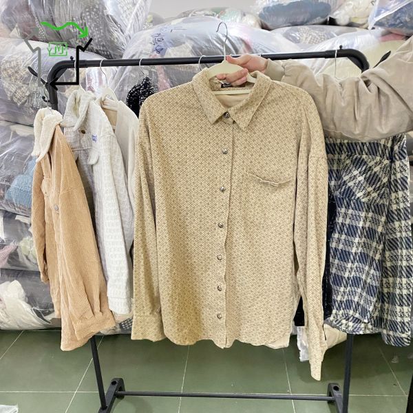 Fashionable Women's All Season Jacket Second Hand Winter Jackets Long Sleeved