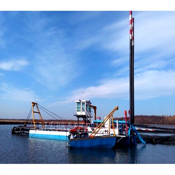 Desilting Amphibious Dredger 56kw with Hydraulic Control Self Propelled